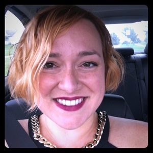 Meet your Posher, Elissa